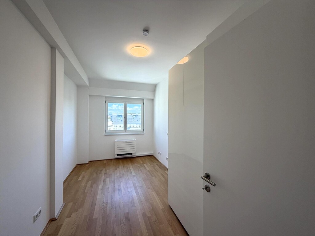 Schlafz.4/4, klimat., mit Kleiderschrank