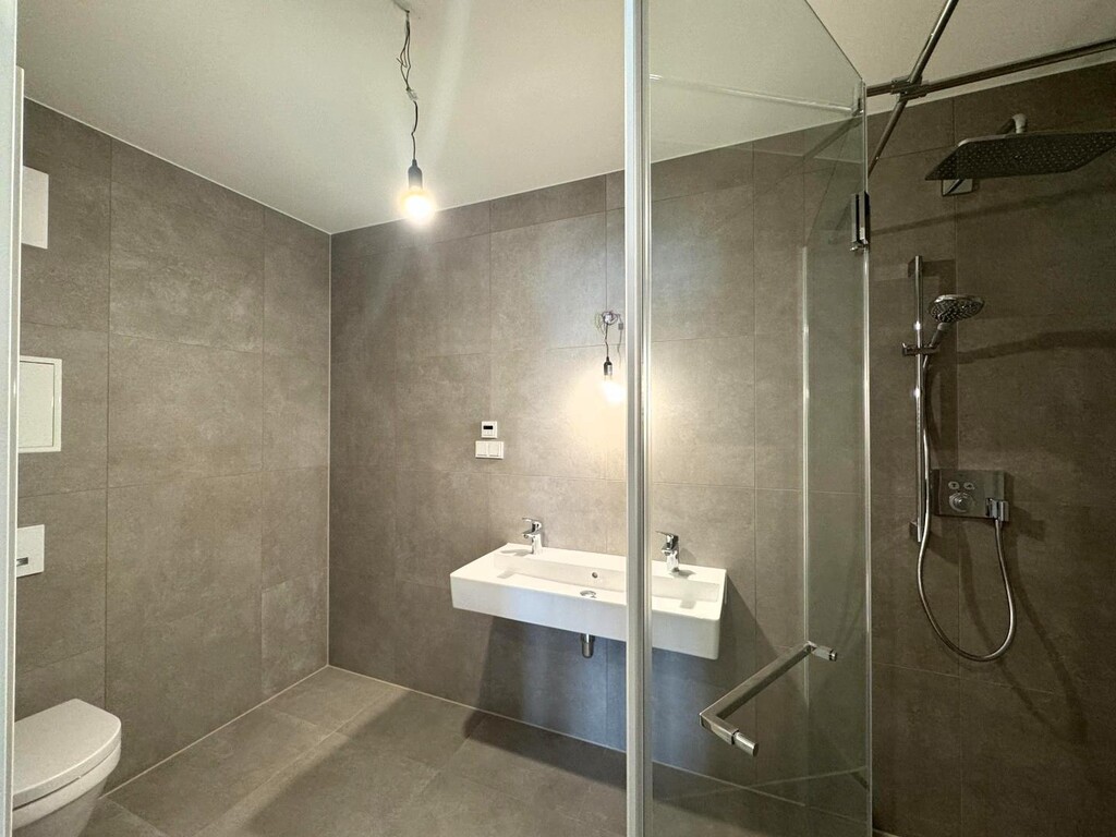 Badezimmer 1 von 2