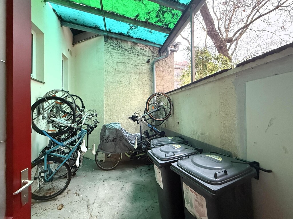 überdachter Innenhof