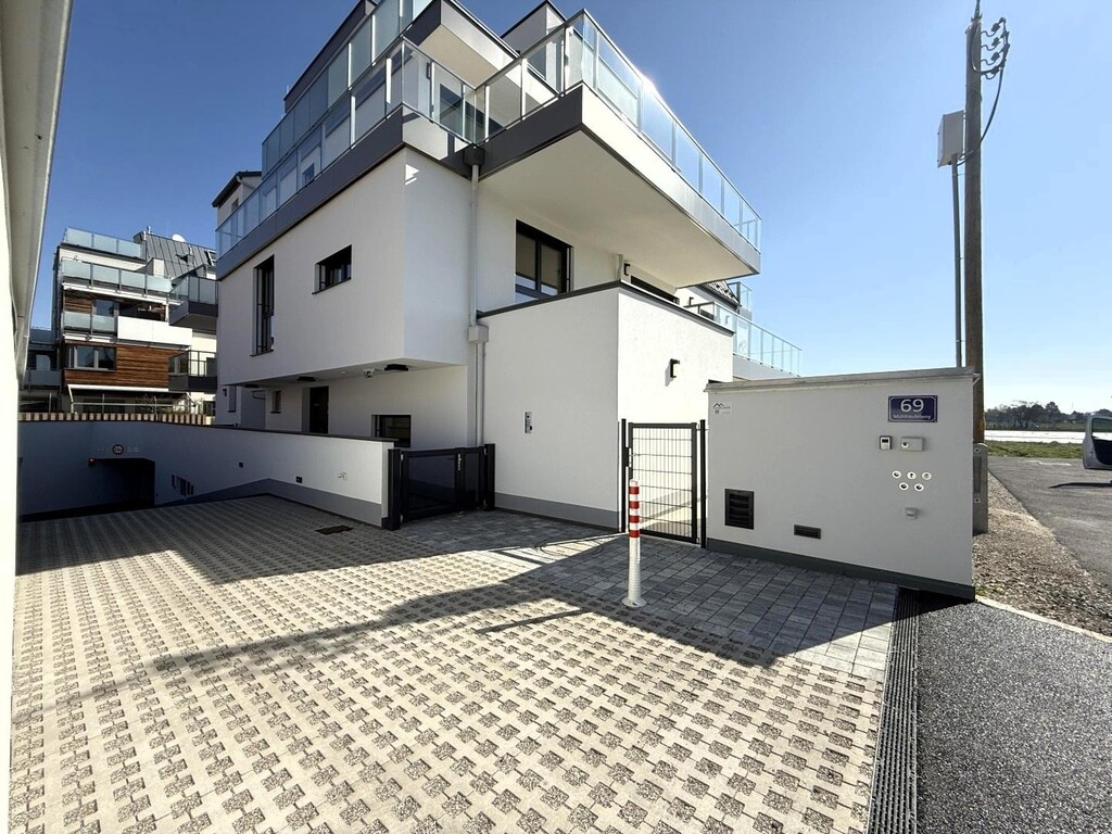 Hausanlage/Garageneinfahrt