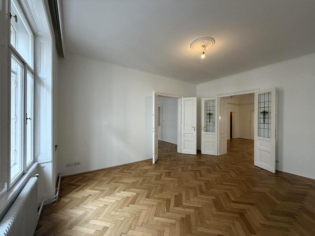 Strassenseitiges Büro 3 von 7
