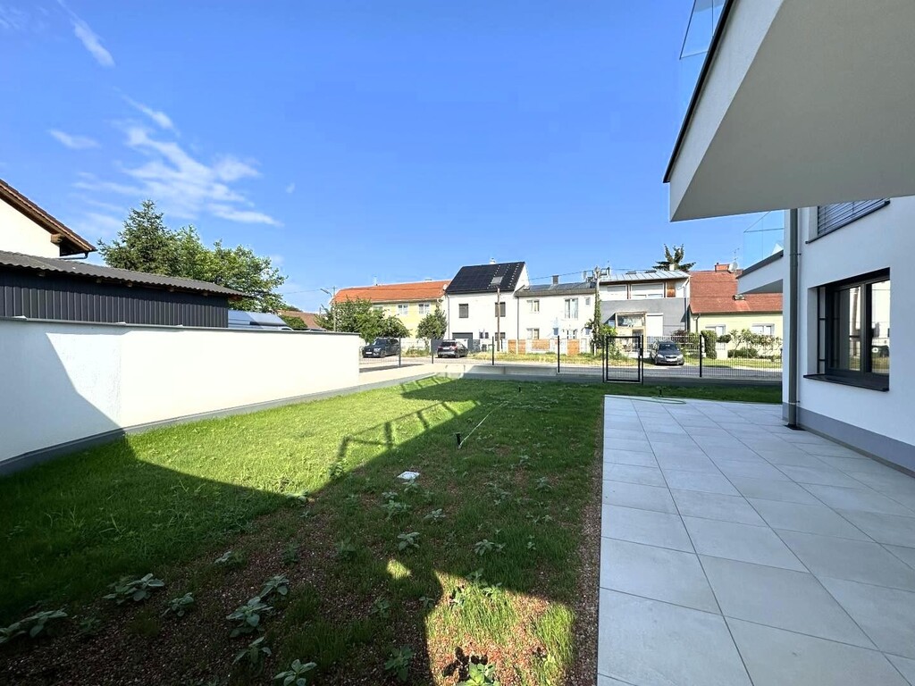 Hauptterrasse/Hauptgarten