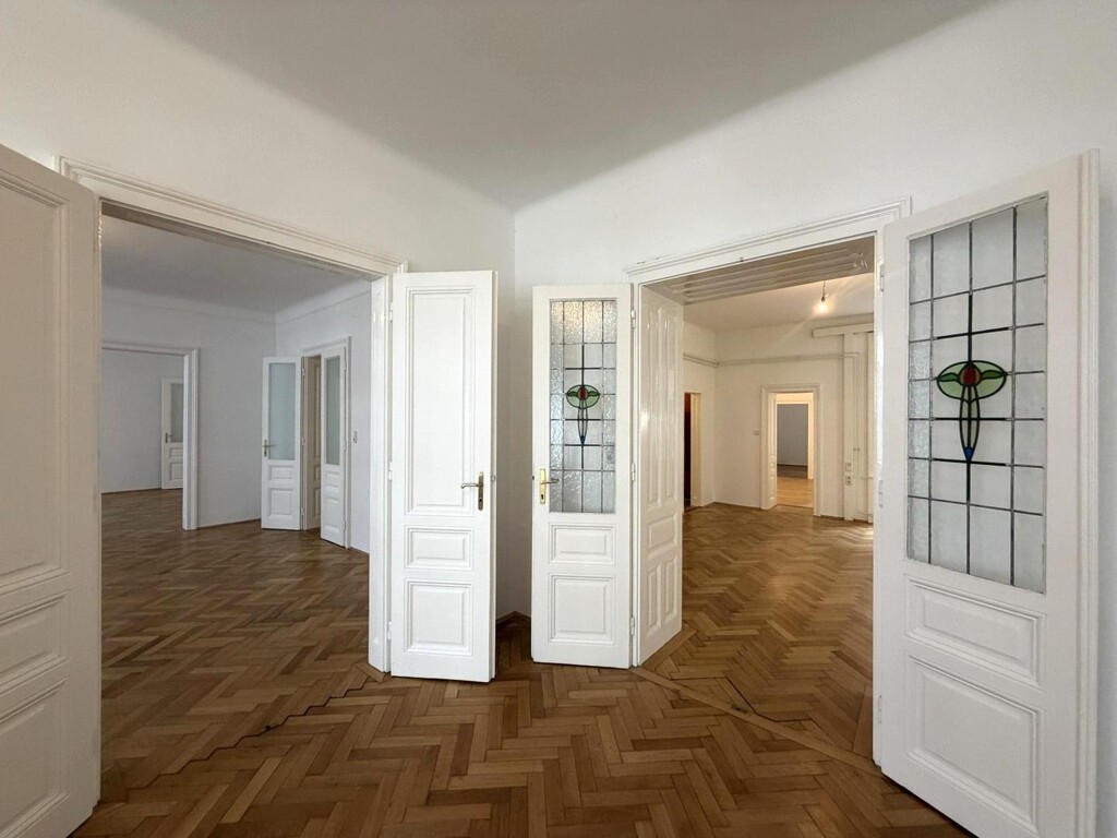 Strassenseitiges Büro 3 von 7