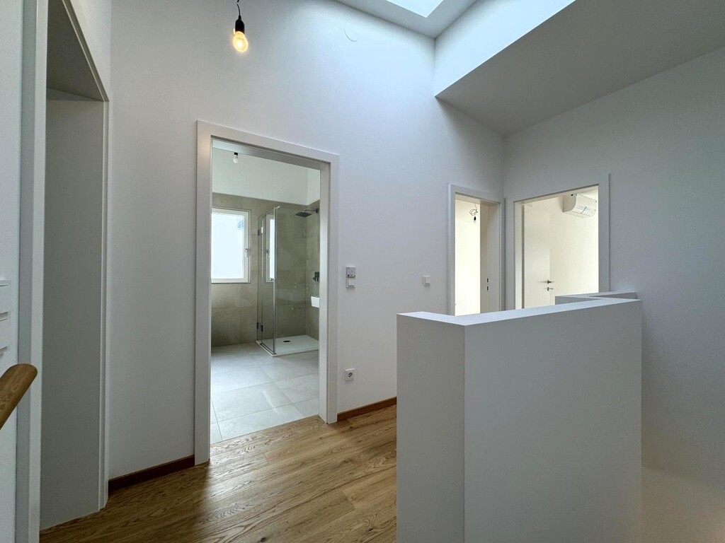 OG/Verteilerflur mit Lichtkuppel