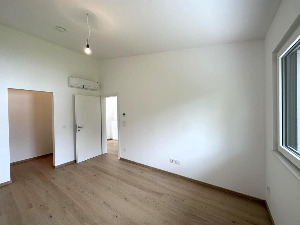 OG/Schlafzimmer 1 von 3, mit Garderobe, klimat