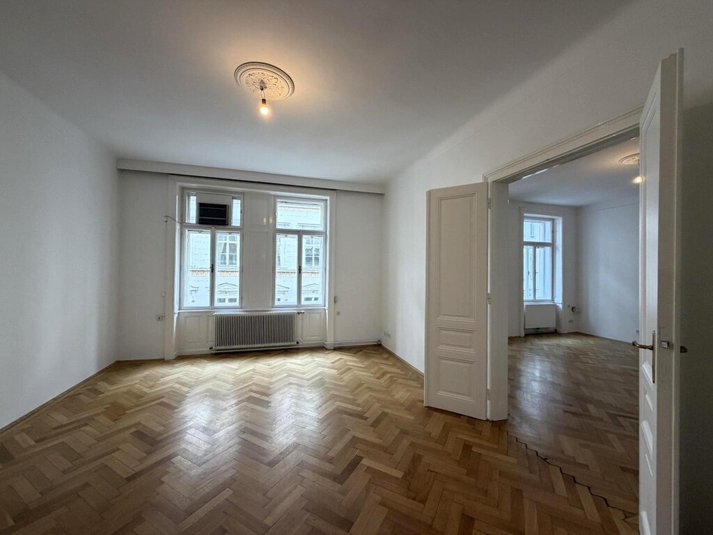 Strassenseitiges Büro 3 von 7