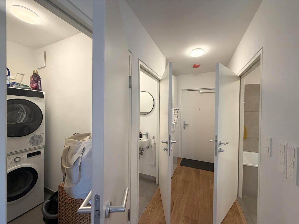 Wohnungseingang WC/Bad/Abstell mit WM-Anschl.