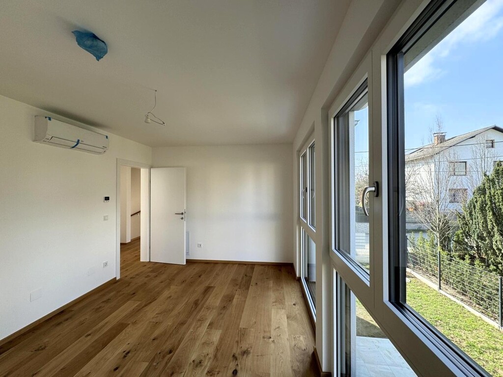 OG 1/Schlafzimmer 2 von 4, klimatisiert