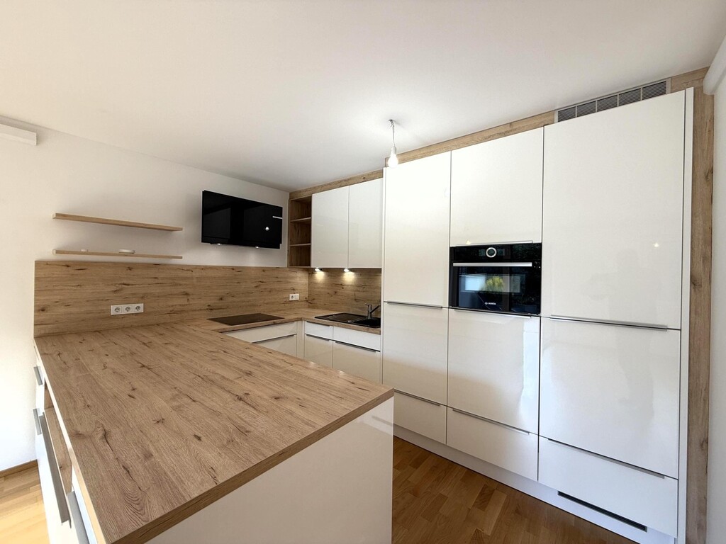 Wohn-/Essküche mit Speis