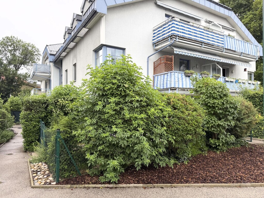 Hofansicht/Hauseigene Parkplätze