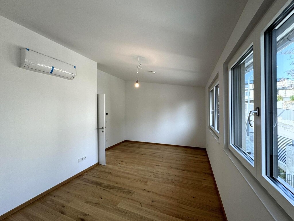 OG/Schlafzimmer 1 von 3, klimatisiert