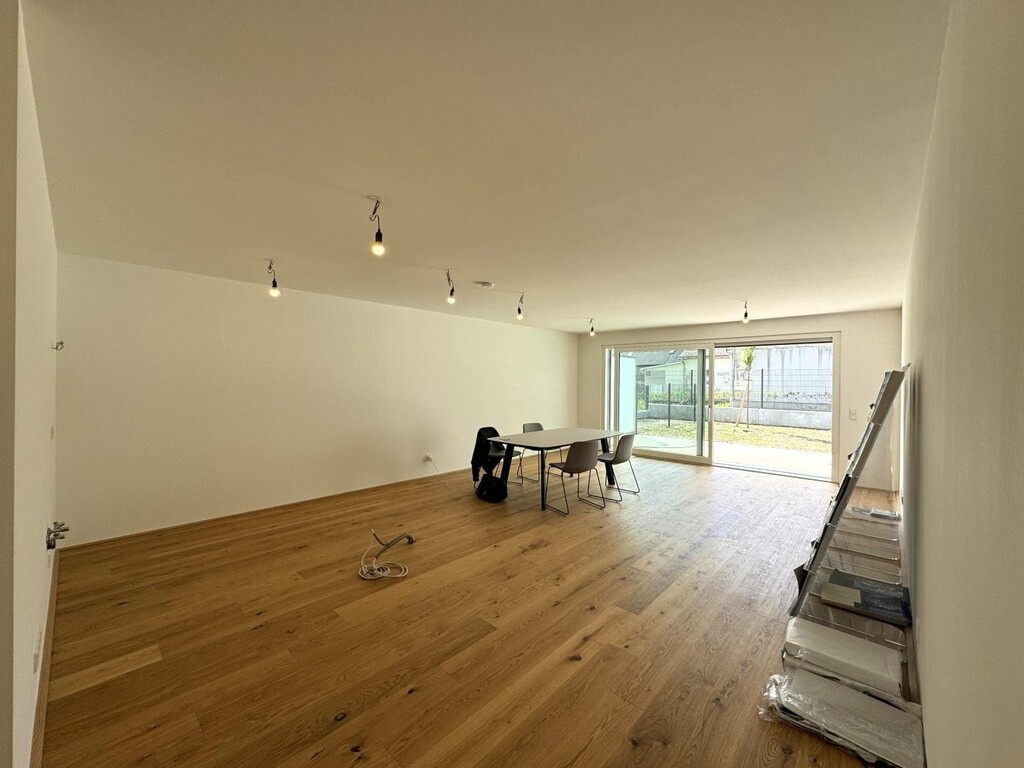 Wohnzimmer/Wohn-/Essküche