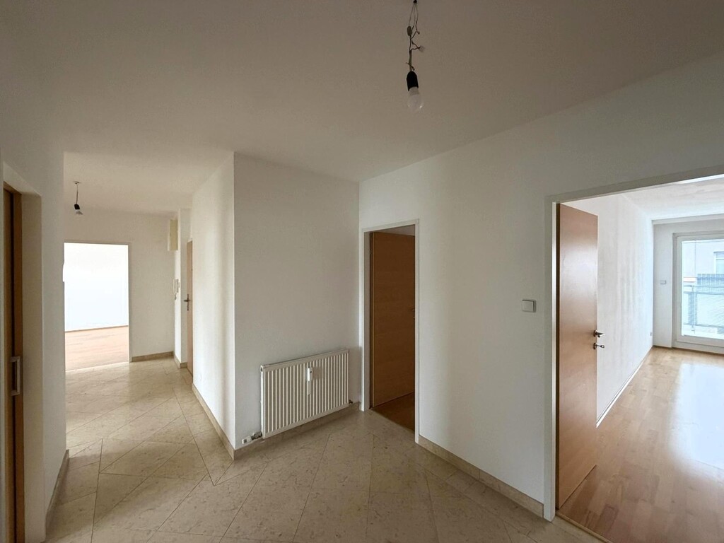 Eingang/Verbidungsflur