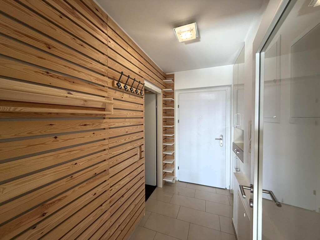 Eingangsbereich/Garderobe/Bad 1 von 2