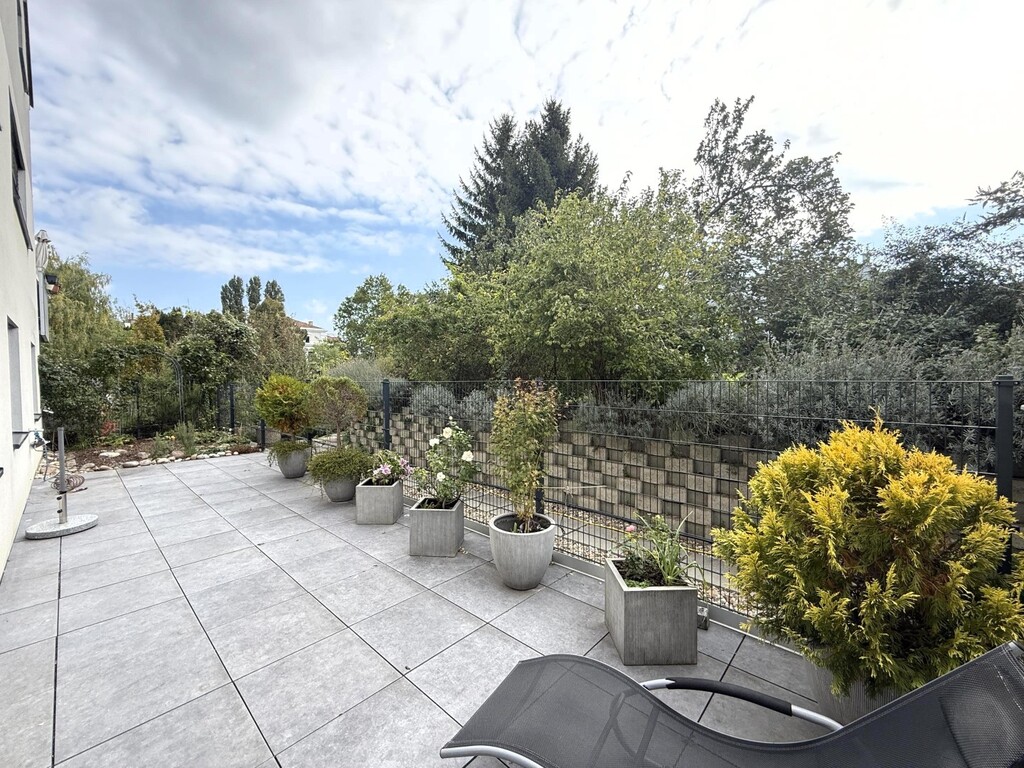 Eigengarten mit Gartenterrasse