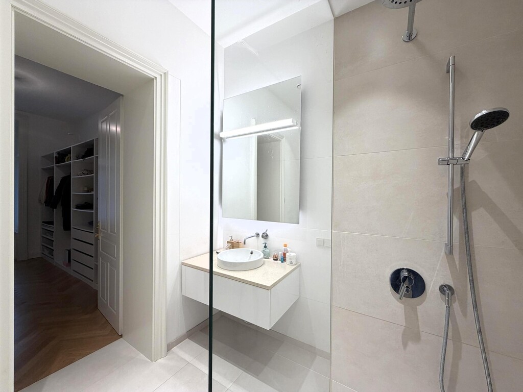 Bad en Suite mit Walk-in-Dusche