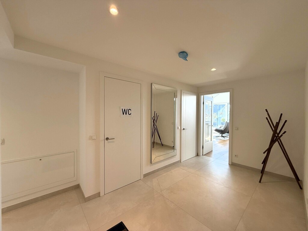 Vorzimmer 1 von 2 mit Gästetoilette