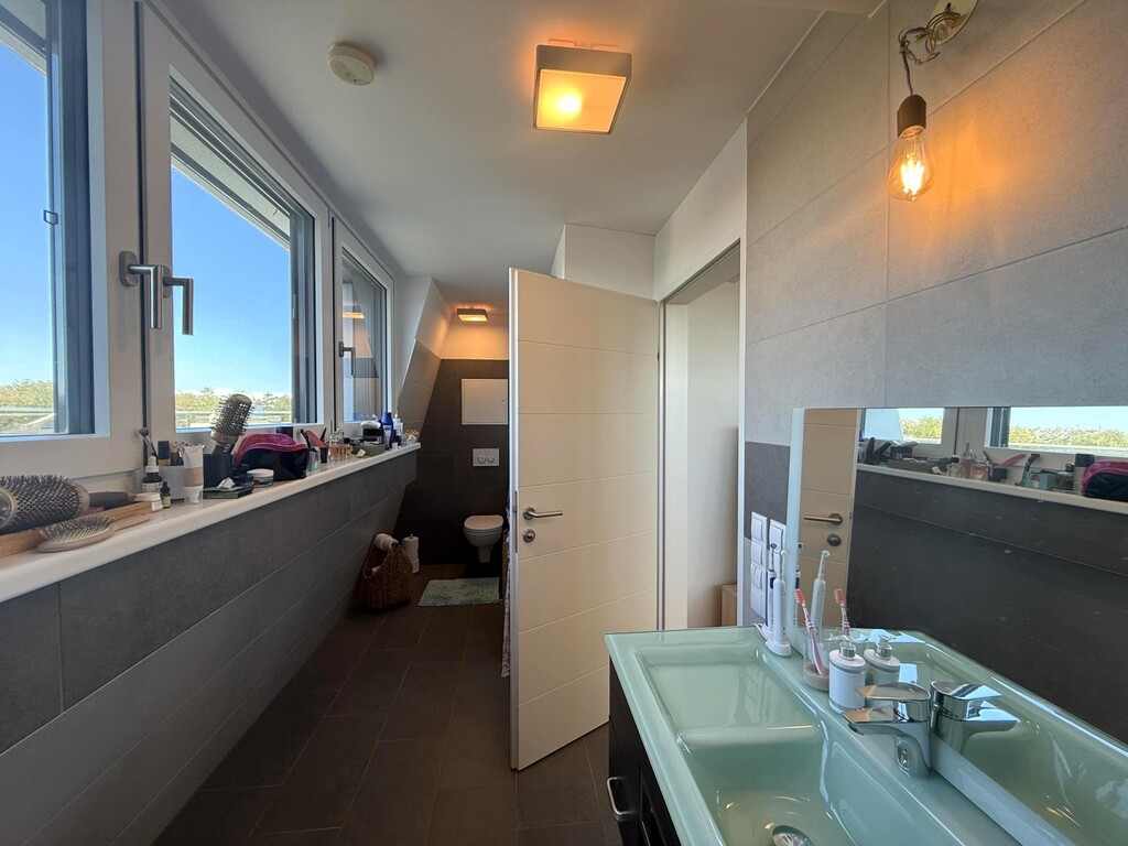 DG/en Suite Bad 2 von 2