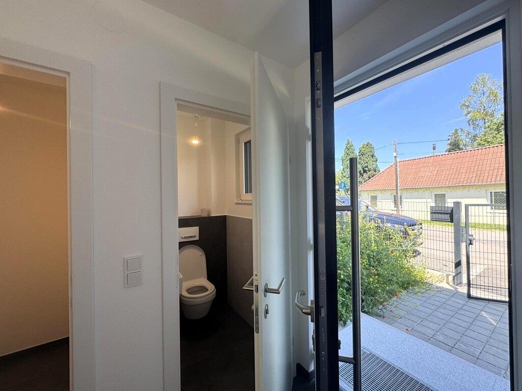 Hauseingang/Vorraum/WC/Abstell