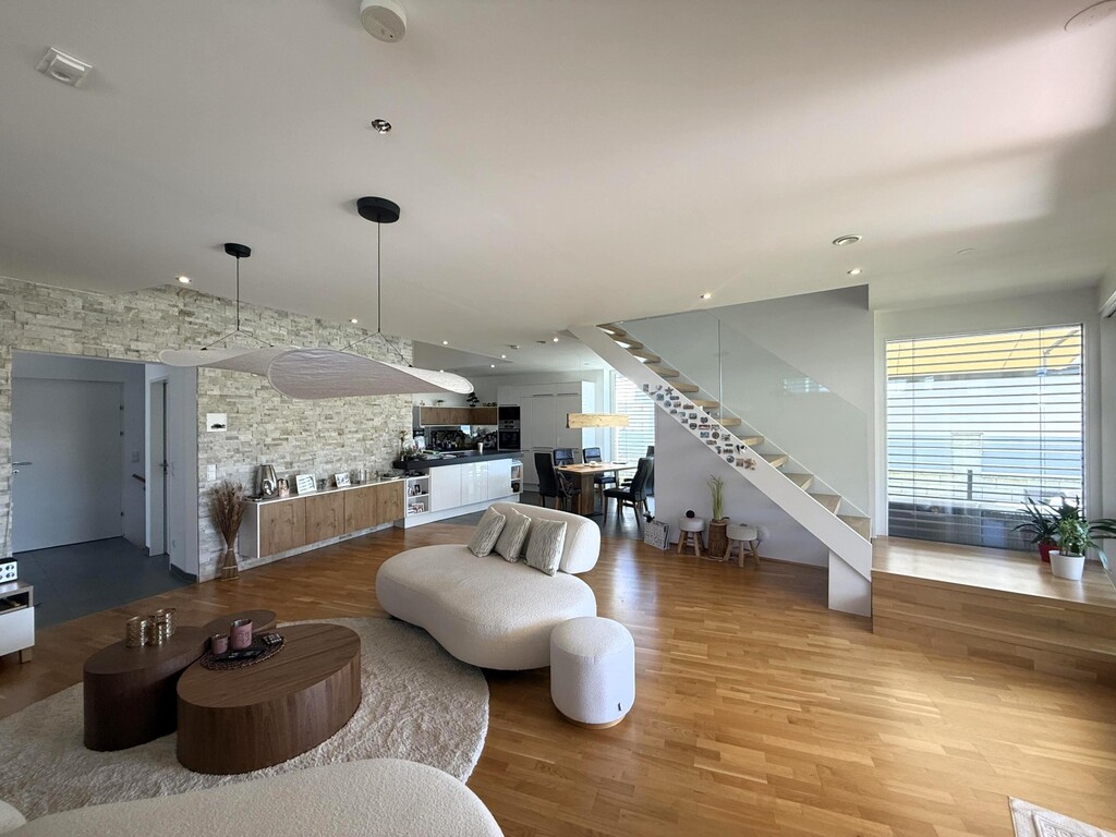 Living (auf Wunsch möbliert)