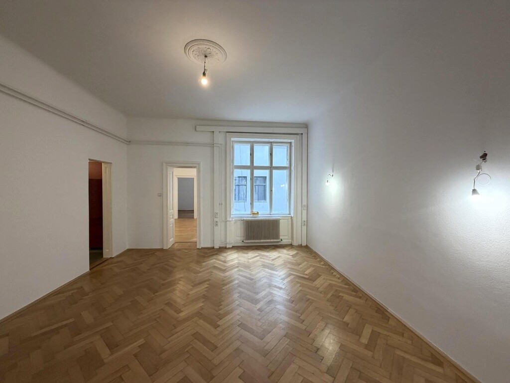 Innenhofseitiges Büro 4 von 7