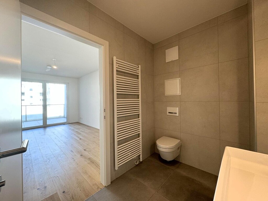 Bad en suite 1 von 2