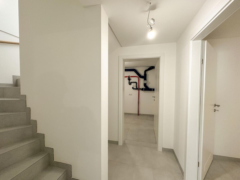 Flur-Keller-Perspektive