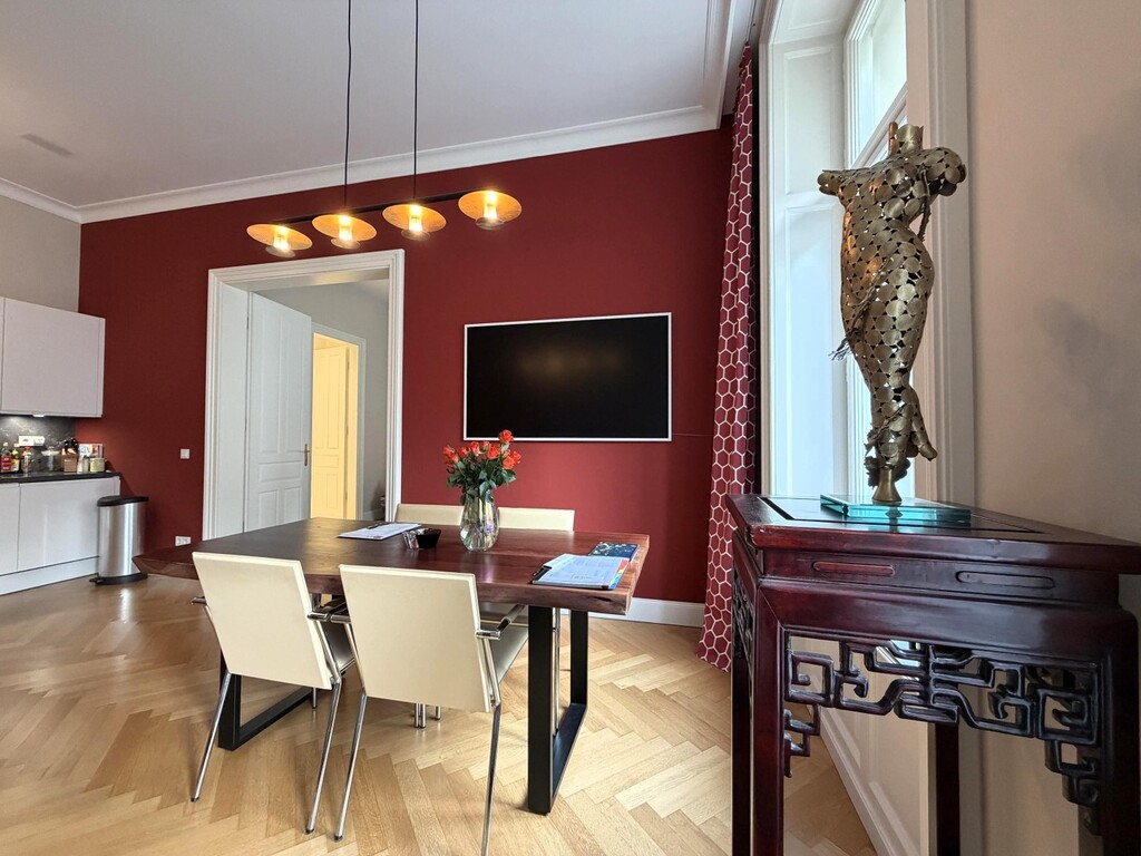 Wohn-/Esszimmer/Living