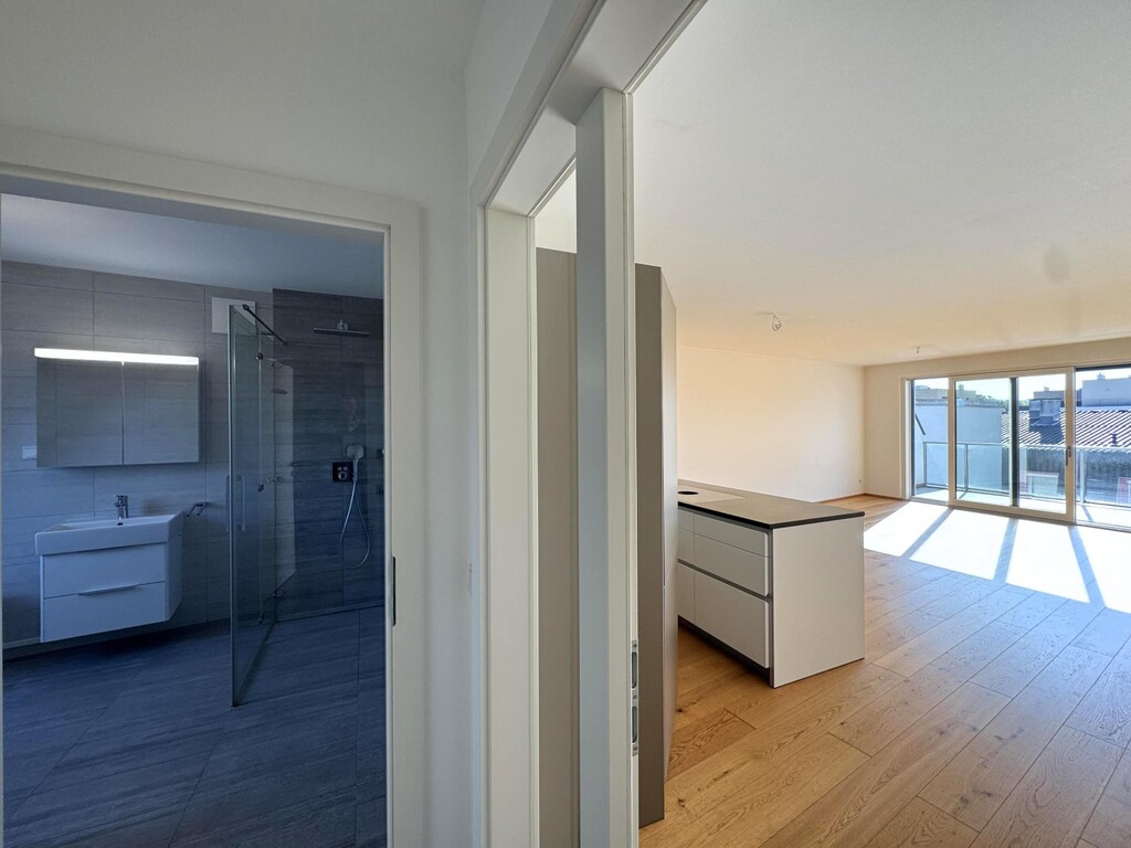 Masterbad 2 von 2/Wohn-/Essküche