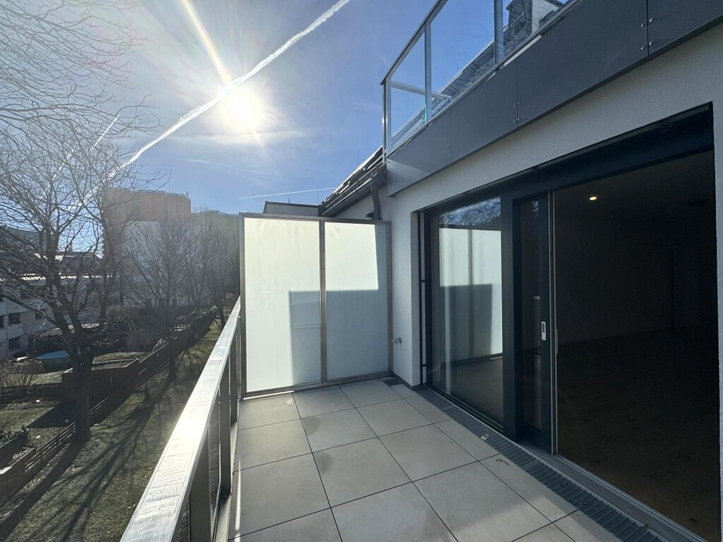 Terrasse 1 von 2