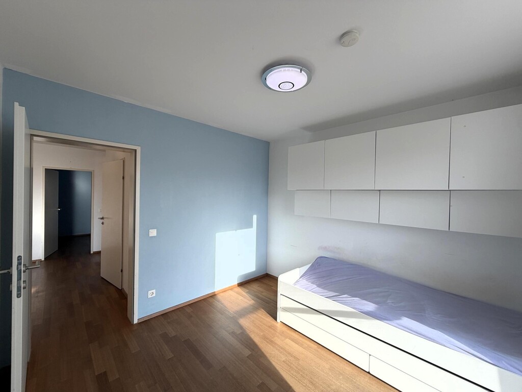 Schlafzimmer 1 von 3