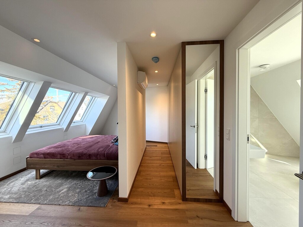 Schlafzmmer 2 von 3 mit Einbauschr. + en Suite Bad