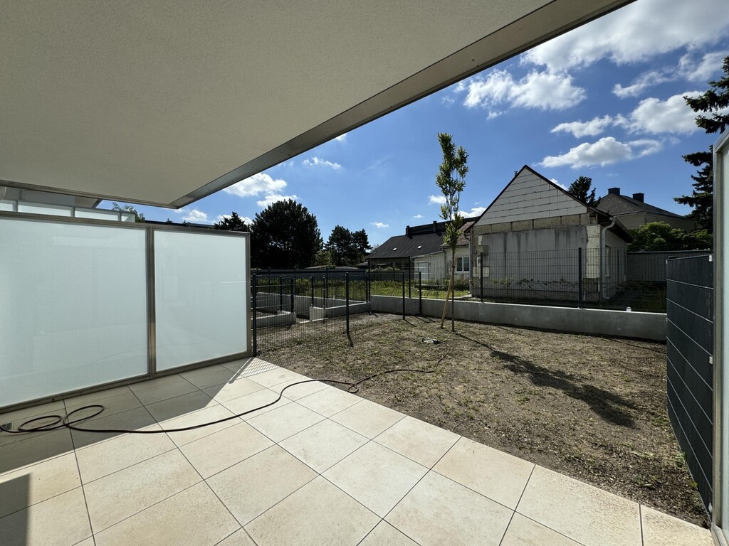 tw. überdachte Terrasse (1 von 2)  im Eigengarten