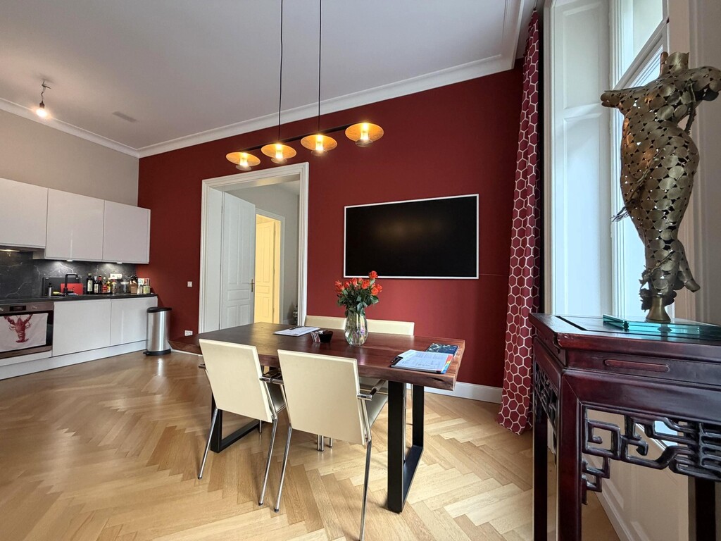 Wohn-/Esszimmer/Living