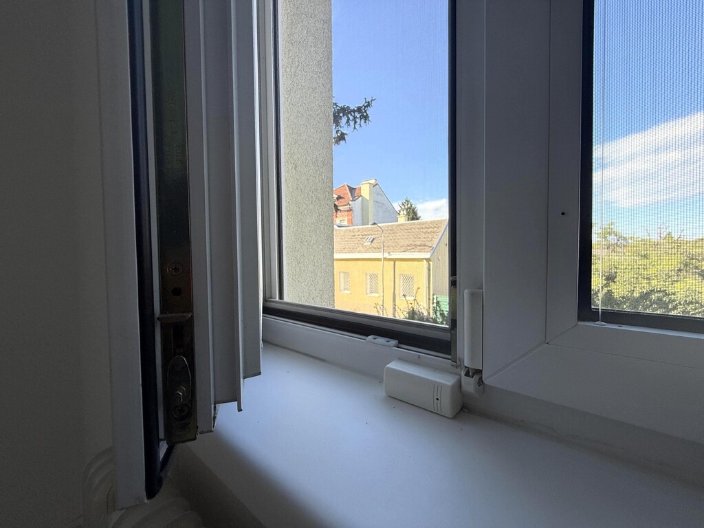 Schlafzimmer 1 von 2/Detail Fe, Alarmsensor