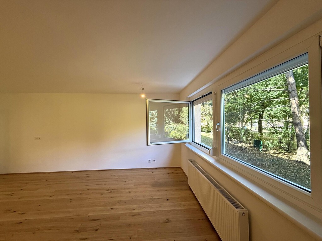 Wohnzimmer/Wohn-/Essküche
