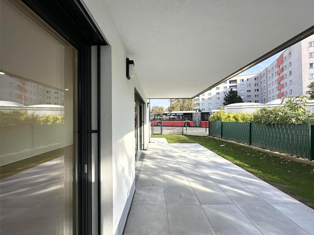 63 m² Terrasse + 123 m² Eigengarten