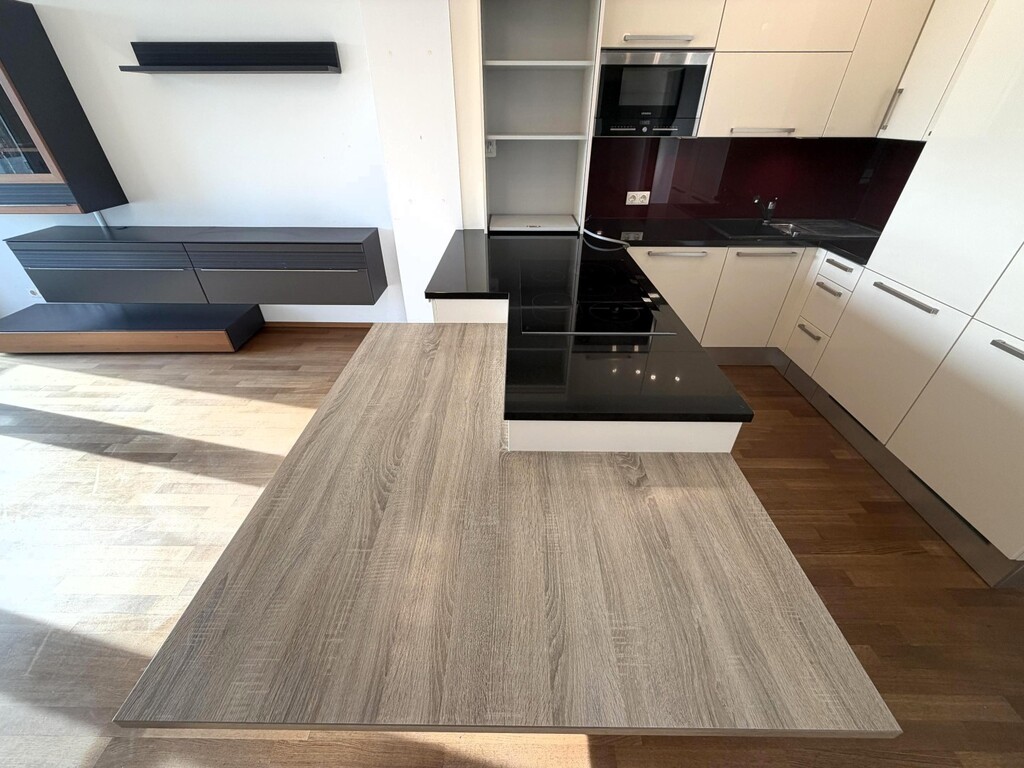 Wohn-/Essküche/Detail-Essplatte