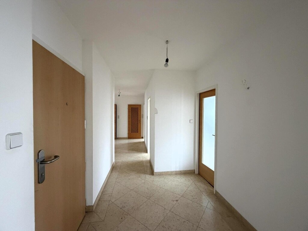 Eingang/Verbidungsflur