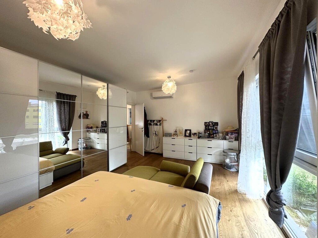 Schlafzimmer (3/4)  klimatisiert, FB-Heizung