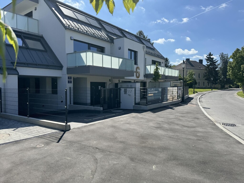 Wohnhaus/Strassenansicht