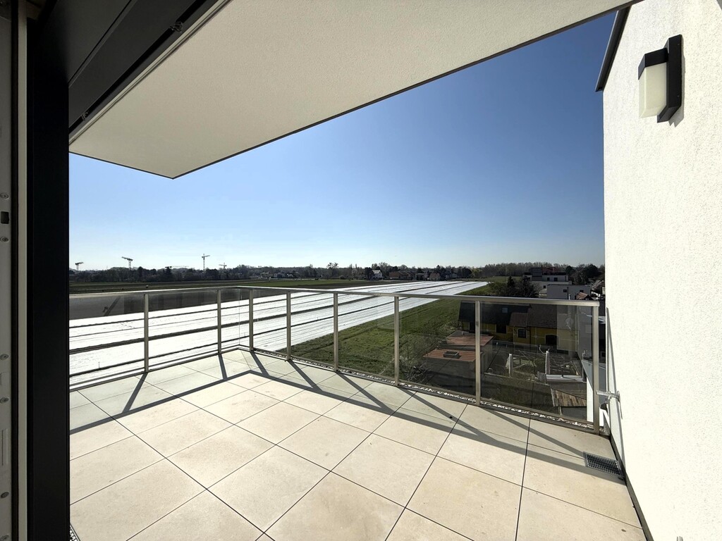 knapp 62 m² Terrassen