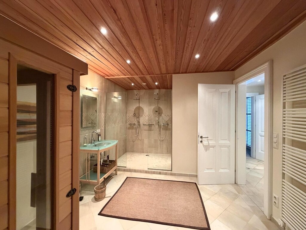 KG/Wellness mit Infrarotkabine und finnische Sauna