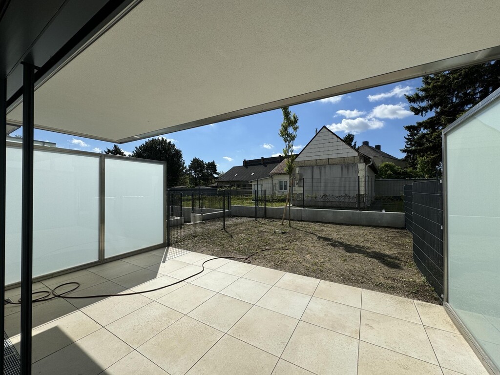 tw. überdachte Terrasse (1 von 2)  im Eigengarten