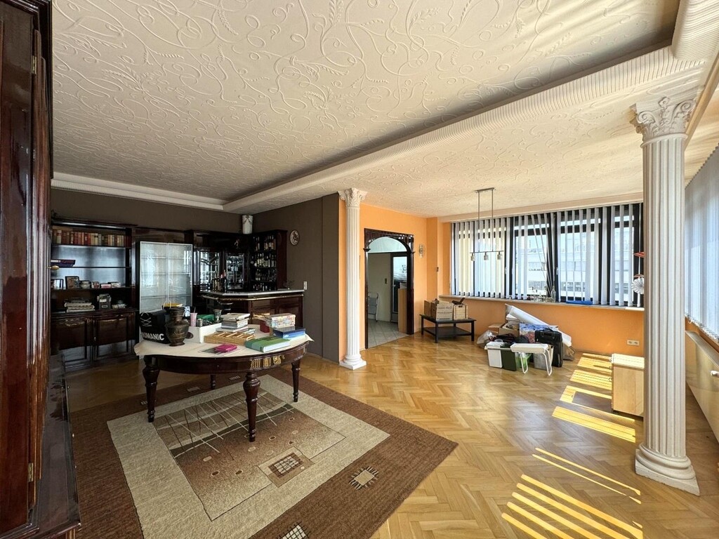 OG/Top 3/Wohnzimmer mit Bar