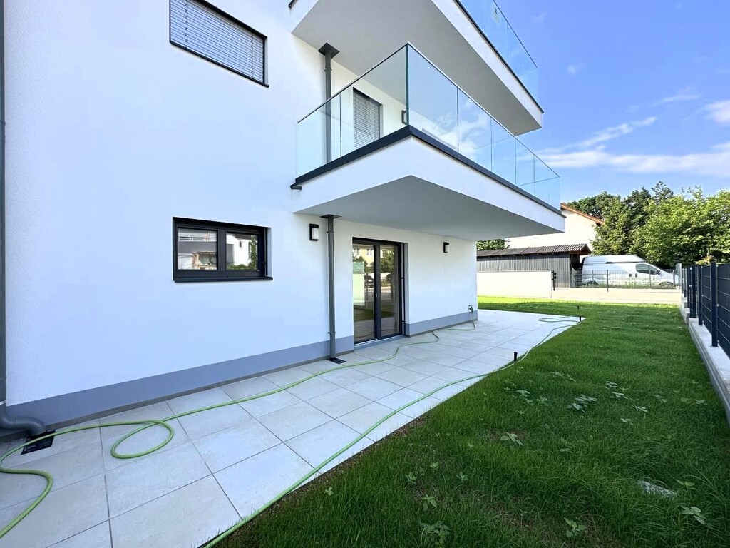 Hauptterrasse/Hauptgarten