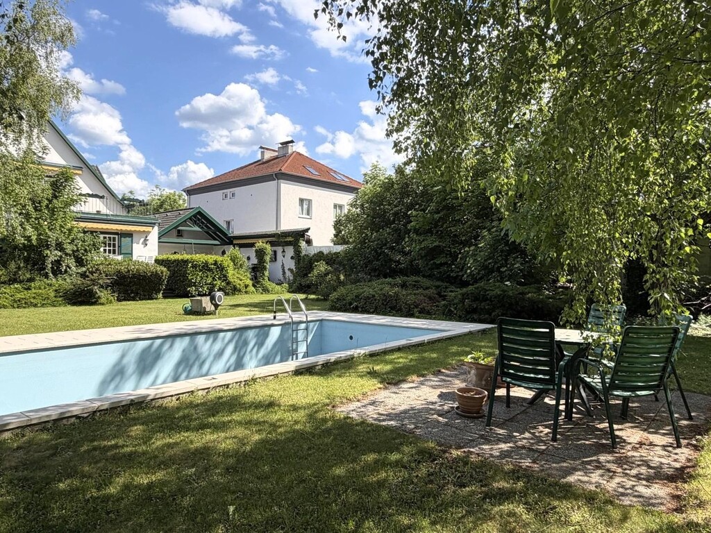 Aussenbereich/Eigengarten mit Outdoor-Pool