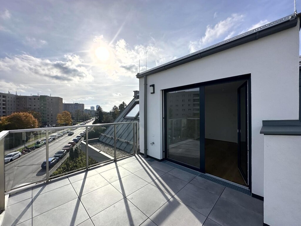 Terrasse 2 von 3