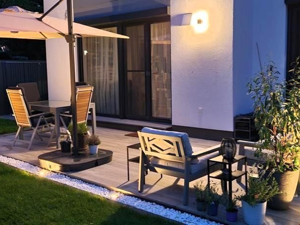 südlicher Eigengarten am Abend