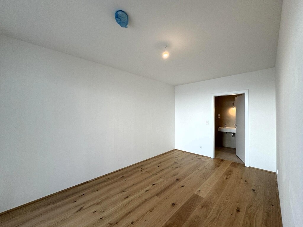 Schlafzimmer 1 von 2 mit Bad en Suite